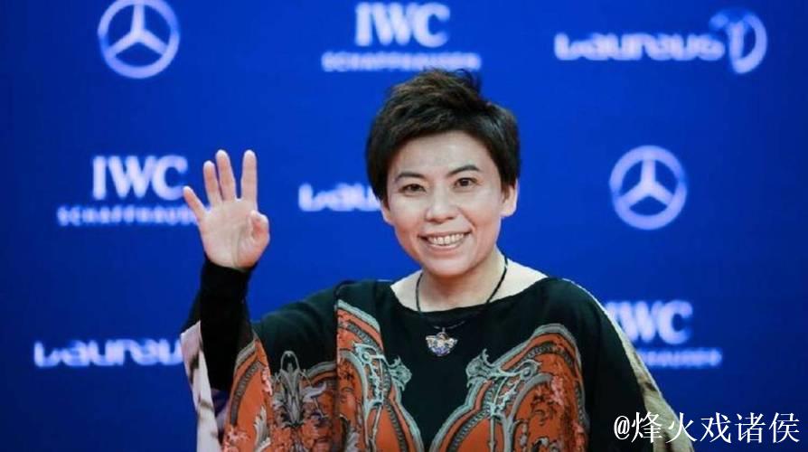 虽败犹荣！邓亚萍猛夸蒯曼：她的反手真的好，在她身上看到了希望