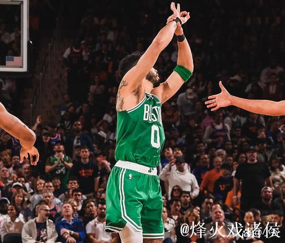 状态都好!活塞赢了近6场中的5场,绿军赢了近13场中的10场 状态都好!活塞赢了近6场中的5场,绿军赢了近13场中的10场